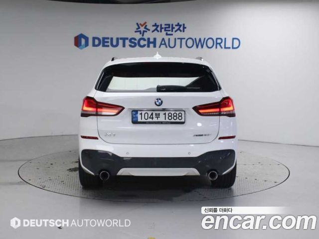 BMW X1 F48 xDrive 20i M Sport - фото 3