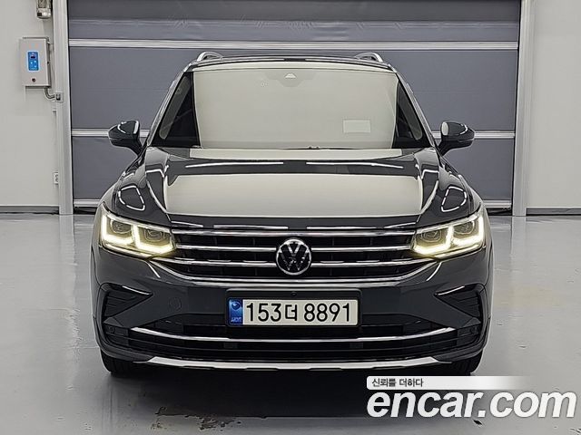 Volkswagen Tiguan 2-го поколения 2.0 TDI Prestige - фото 1