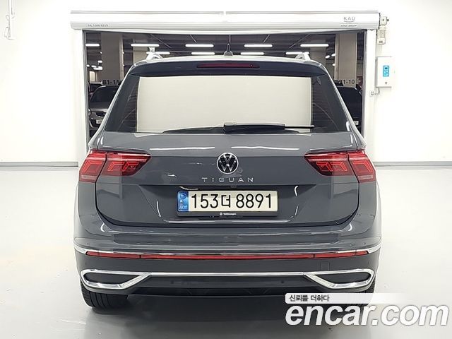 Volkswagen Tiguan 2-го поколения 2.0 TDI Prestige - фото 2