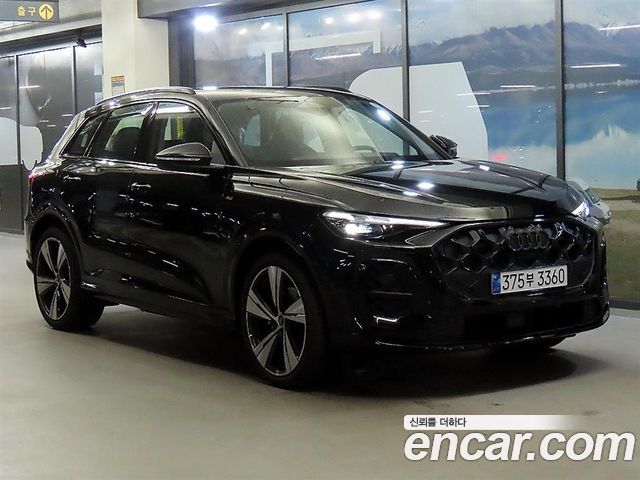 Audi Q5 45 TFSI Quattro S line - фото 0
