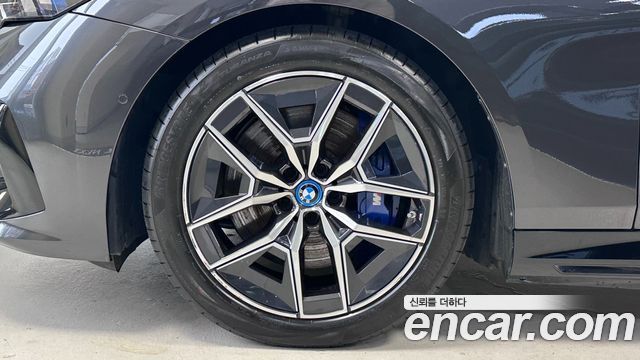 BMW i5 G60 eDrive 40 M Sport - фото 4