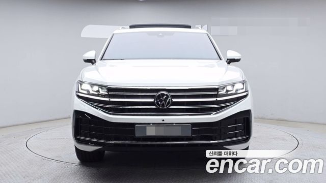 Volkswagen Touareg 3-го поколения 3.0 TDI Prestige - фото 2