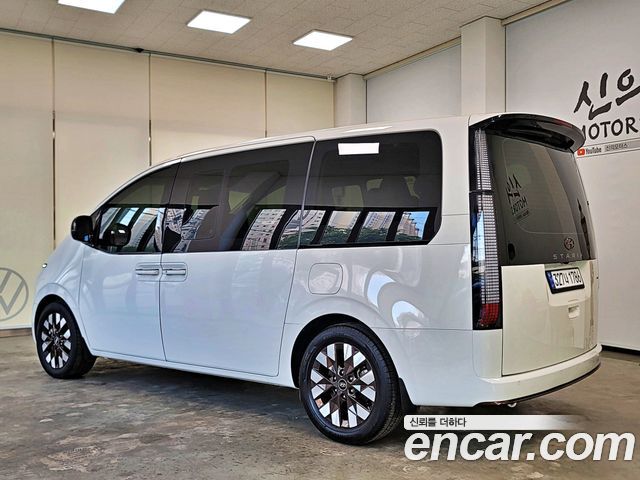 Hyundai Staria 4WD Lounge 9-Seater Inspiration - фото 1