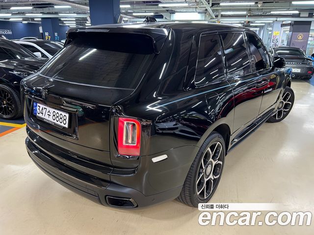 Rolls-Royce Cullinan 6.7 V12 Black Badge - фото 3