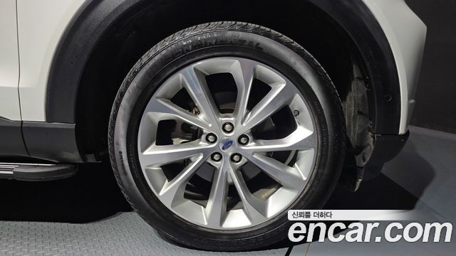 Ford Explorer 6-го поколения 3.0 Platinum 4WD - фото 4
