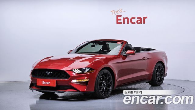Ford Mustang Convertible - фото 0