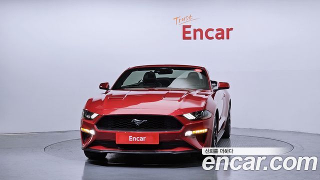 Ford Mustang Convertible - фото 2