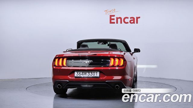 Ford Mustang Convertible - фото 3