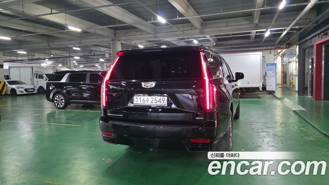 Cadillac Escalade 5-го поколения 6.2 ESV ESV Sports Platinum - фото 3