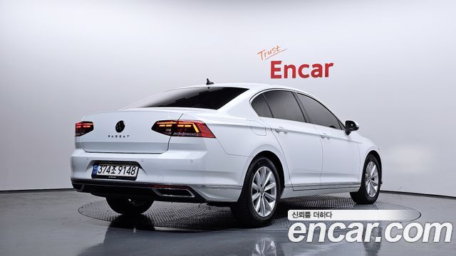 Volkswagen Passat B8 2.0 TDI Premium - фото 1