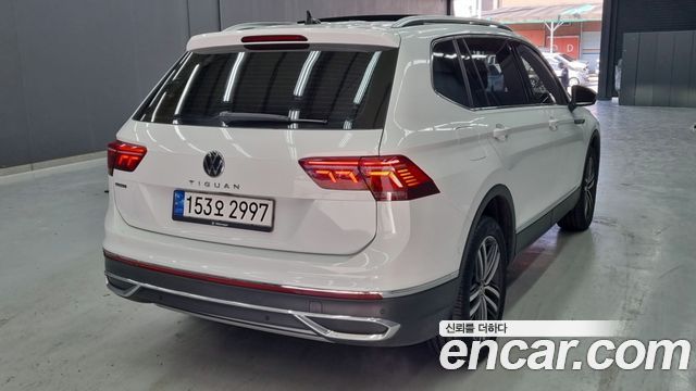 Volkswagen Tiguan 2.0 TSI Prestige - фото 1