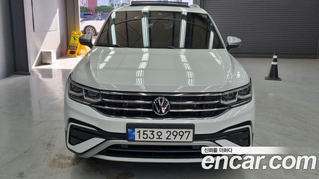 Volkswagen Tiguan 2.0 TSI Prestige - фото 2
