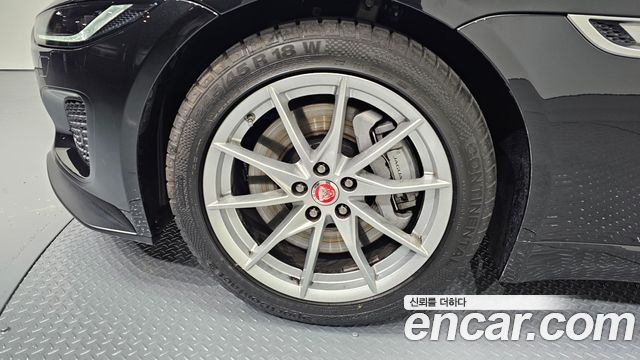 Jaguar F-TYPE P300 Convertible X152 - фото 4