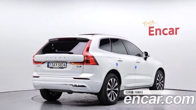 Volvo XC60 2-го поколения B5 Ultimate Bright - фото 1
