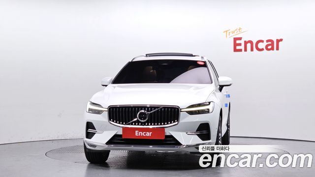 Volvo XC60 2-го поколения B5 Ultimate Bright - фото 2