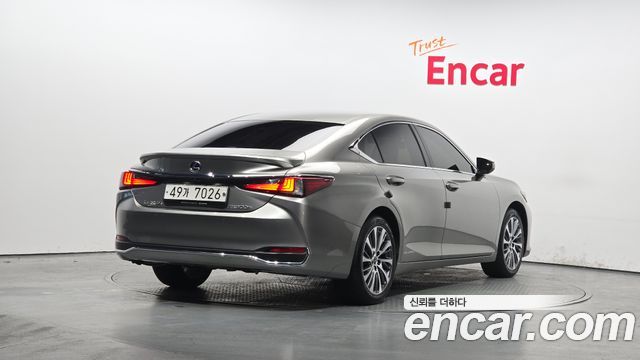 Lexus ES 7-го поколения Luxury - фото 1