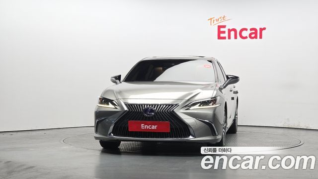 Lexus ES 7-го поколения Luxury - фото 2