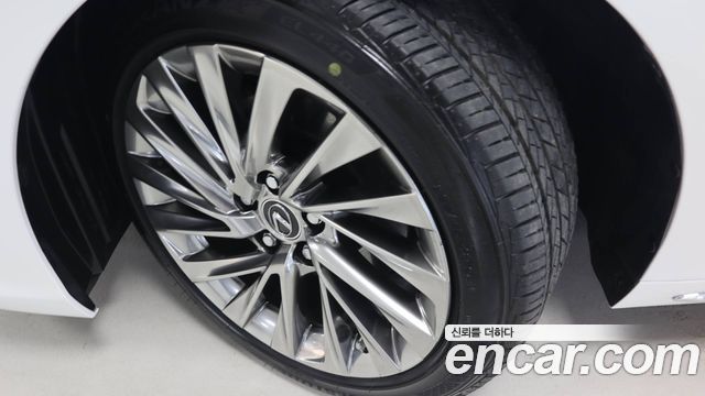 Lexus ES 7-го поколения Executive - фото 4