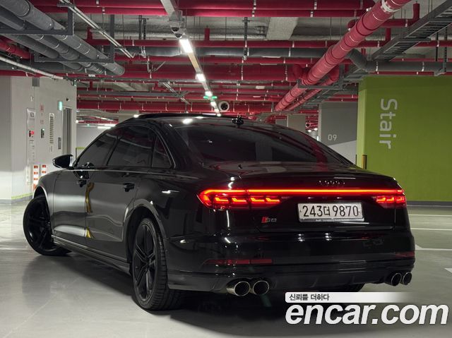 Audi S8 D5 4.0 TFSI Quattro LWB - фото 1