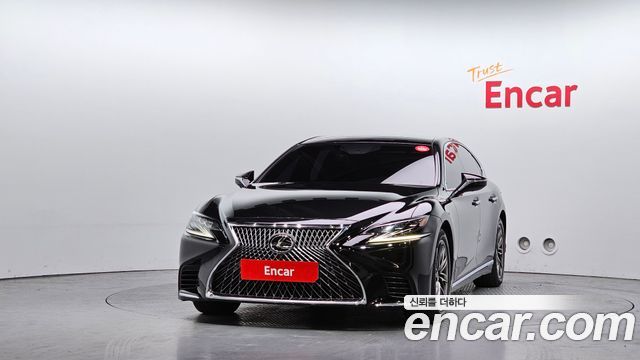 Lexus LS LS500 3.5 Luxury AWD - фото 2