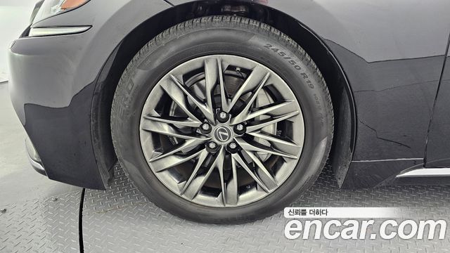 Lexus LS LS500 3.5 Luxury AWD - фото 4