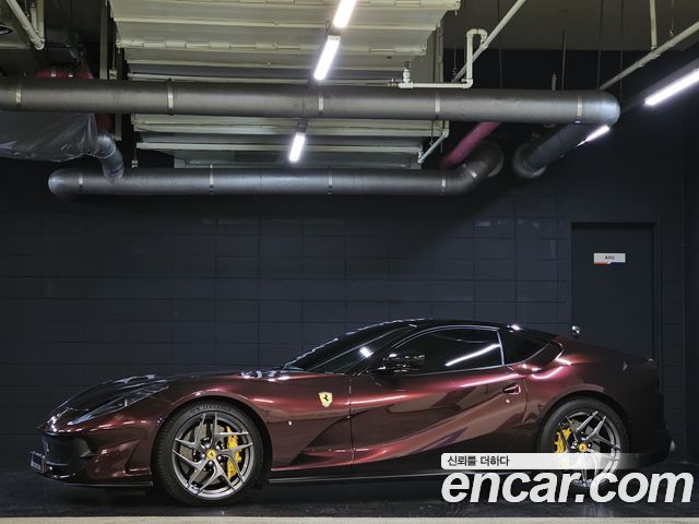 Ferrari 812 6.5 V12 - фото 2