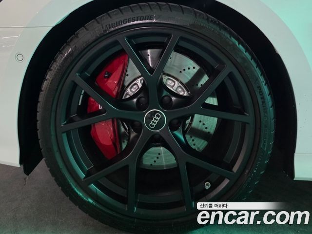 Audi RS3 2.5 TFSI Quattro Carbon Edition - фото 2