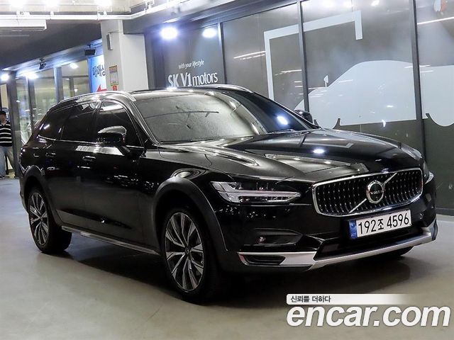 Volvo V90 B5 Ultimate AWD - фото 0