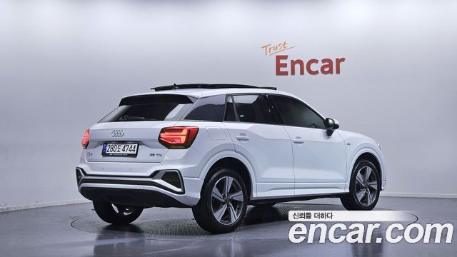 Audi Q2 35 TDI Premium - фото 1