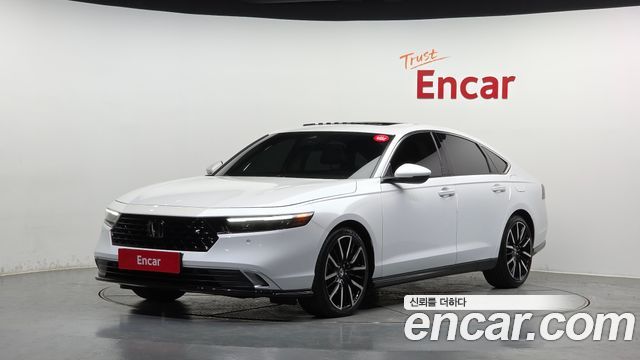 Honda Accord 11-го поколения 2.0 Hybrid Touring - фото 0