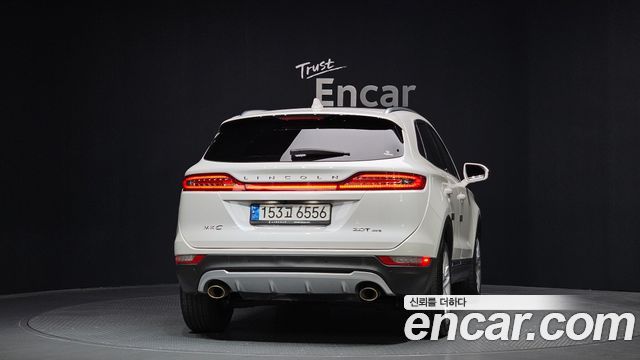 Lincoln MKC 2.0 AWD - фото 3