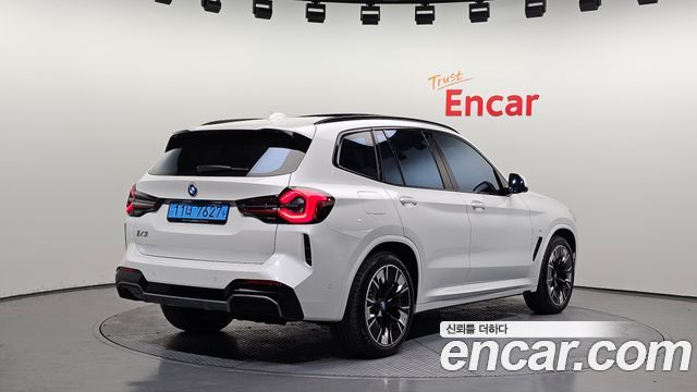 BMW iX3 M Sports - фото 1