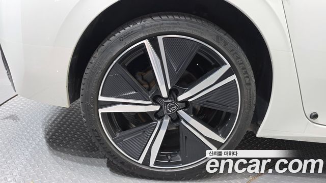 Peugeot 308 3-го поколения 1.5 BlueHDi GT - фото 4