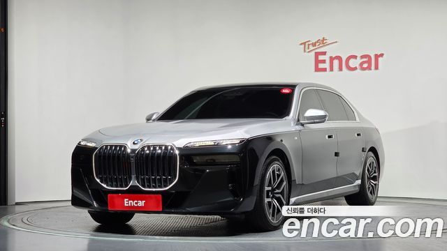 BMW 7-Series G70 740i sDrive M Sport - фото 0