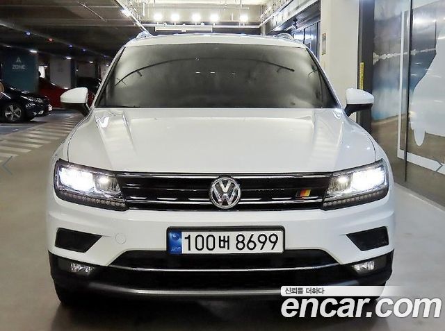 Volkswagen Tiguan 2-го поколения 2.0 TDI Premium - фото 1