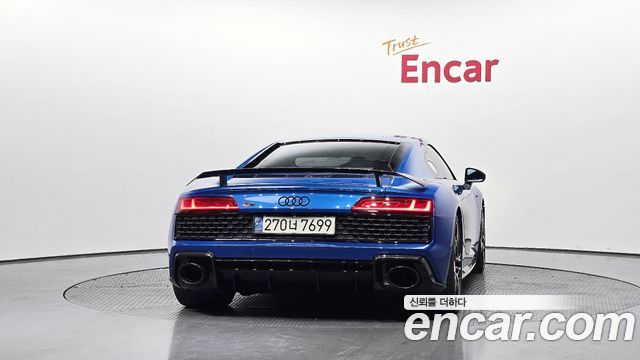 Audi R8 5.2 V10 Performance Coupe - фото 3