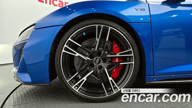 Audi R8 5.2 V10 Performance Coupe - фото 4
