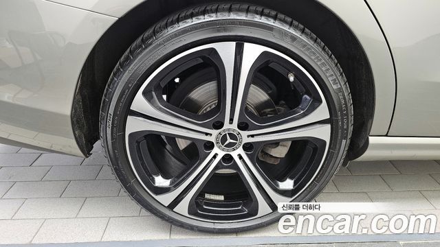 Mercedes-Benz C-Class W206 C300 4MATIC Avantgarde - фото 4