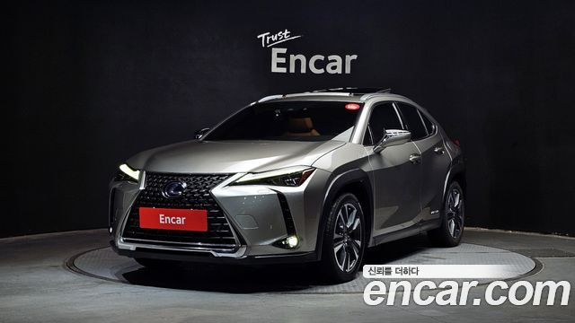Lexus UX 2.0 AWD - фото 0