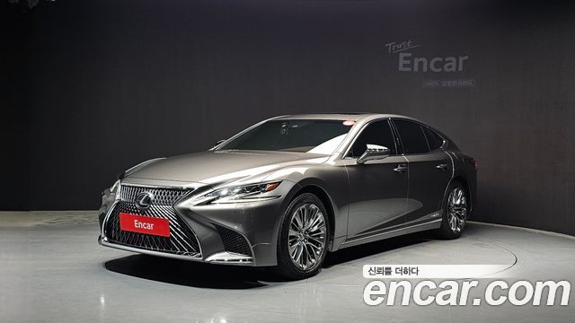 Lexus LS 5-го поколения 3.5 Platinum AWD - фото 0