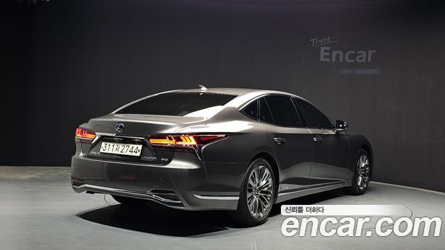 Lexus LS 5-го поколения 3.5 Platinum AWD - фото 1