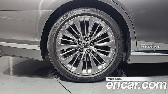 Lexus LS 5-го поколения 3.5 Platinum AWD - фото 4