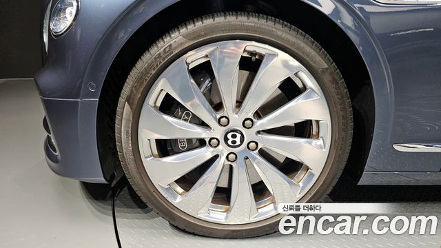 Bentley Flying Spur 3-го поколения 4.0 - фото 4
