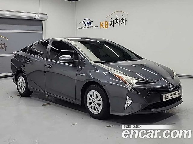 Toyota Prius 4-го поколения 1.8 E - фото 3