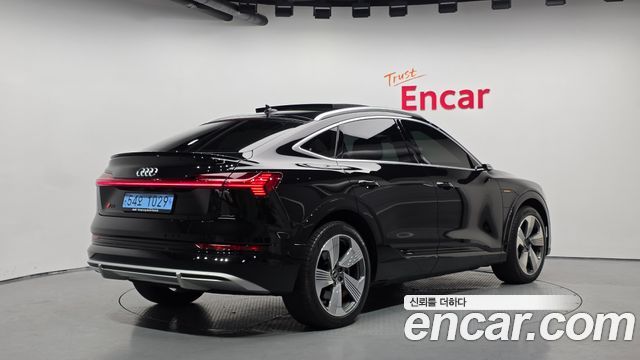 Audi e-tron 55 Quattro Sportback - фото 1