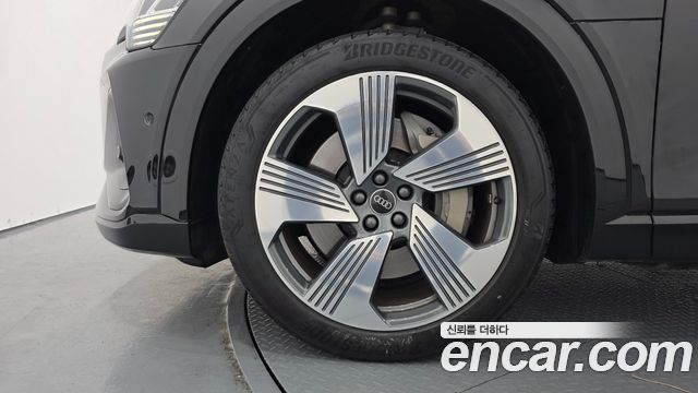 Audi e-tron 55 Quattro Sportback - фото 4