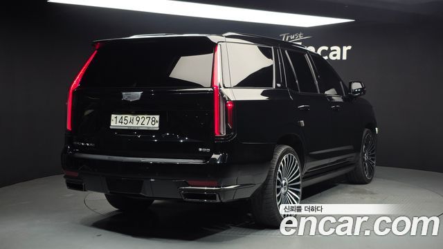 Cadillac Escalade 5-го поколения 6.2 Sports Platinum - фото 1