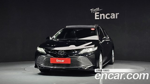Toyota Camry XV70 2.5 - фото 2