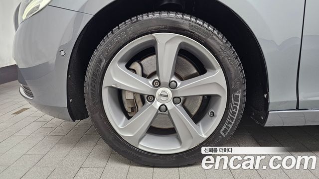 Volvo V40 D3 2nd - фото 4