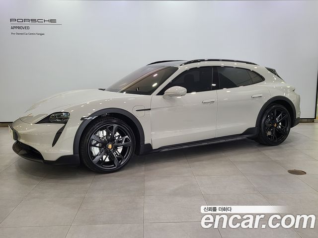 Porsche Taycan Turbo Cross Turismo - фото 0